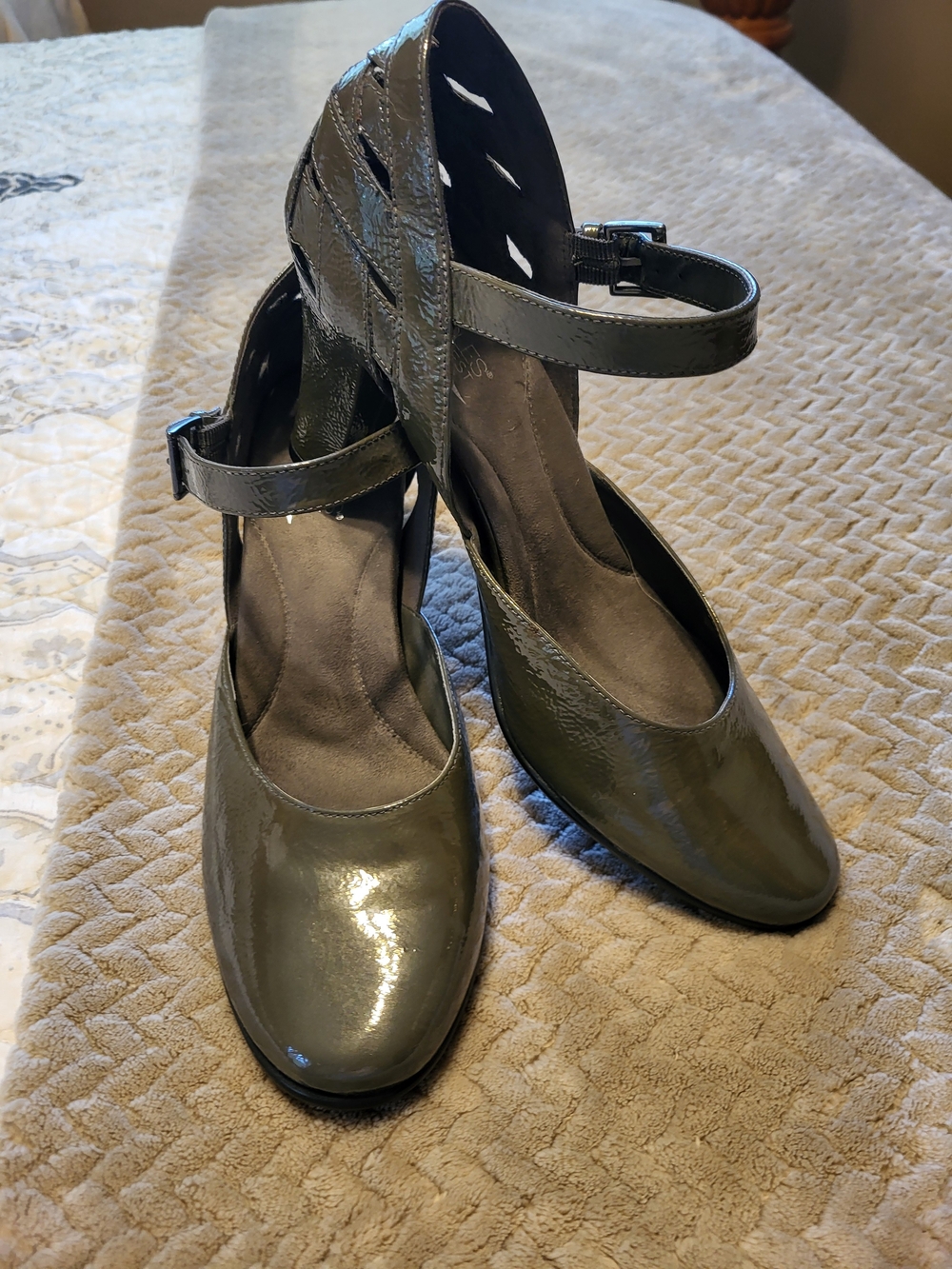 AEROSOLES Olive Green Patent Leather Ankle-Strap Pumps